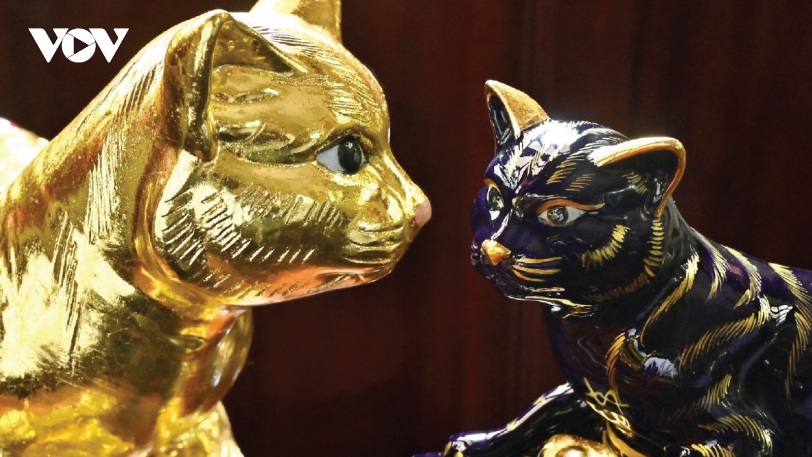 Cat-shaped ceramics in Bat Trang village available ahead of Tet